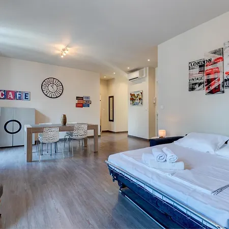 Hyper Centre - Wifi, Ac, 6pers * Niza